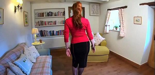 British mature Red XXX relieves some stress after work